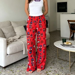 Quần Pyjama mùa đông ấm cúng dành cho nữ – Hello Kitty Spiderman Crossover Soft Flannel Lounge Pants