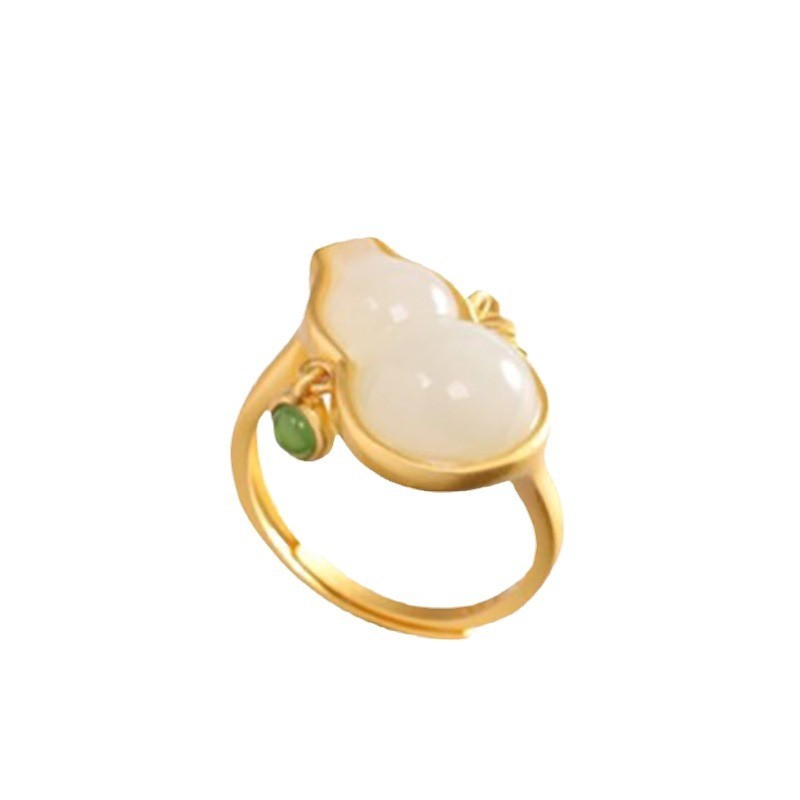 Nhẫn bầu ngọc bích trắng thời trang và tinh tế