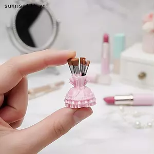 SRVN 1 Bộ Mô Phỏng Thu Nhỏ Nhà Búp Bê Tỉ Lệ 1 / 12 Váy Khiêu Vũ Thực Tế Và Mô Hình Bàn Chải Trang Điểm Cho DIY Trang Trí.