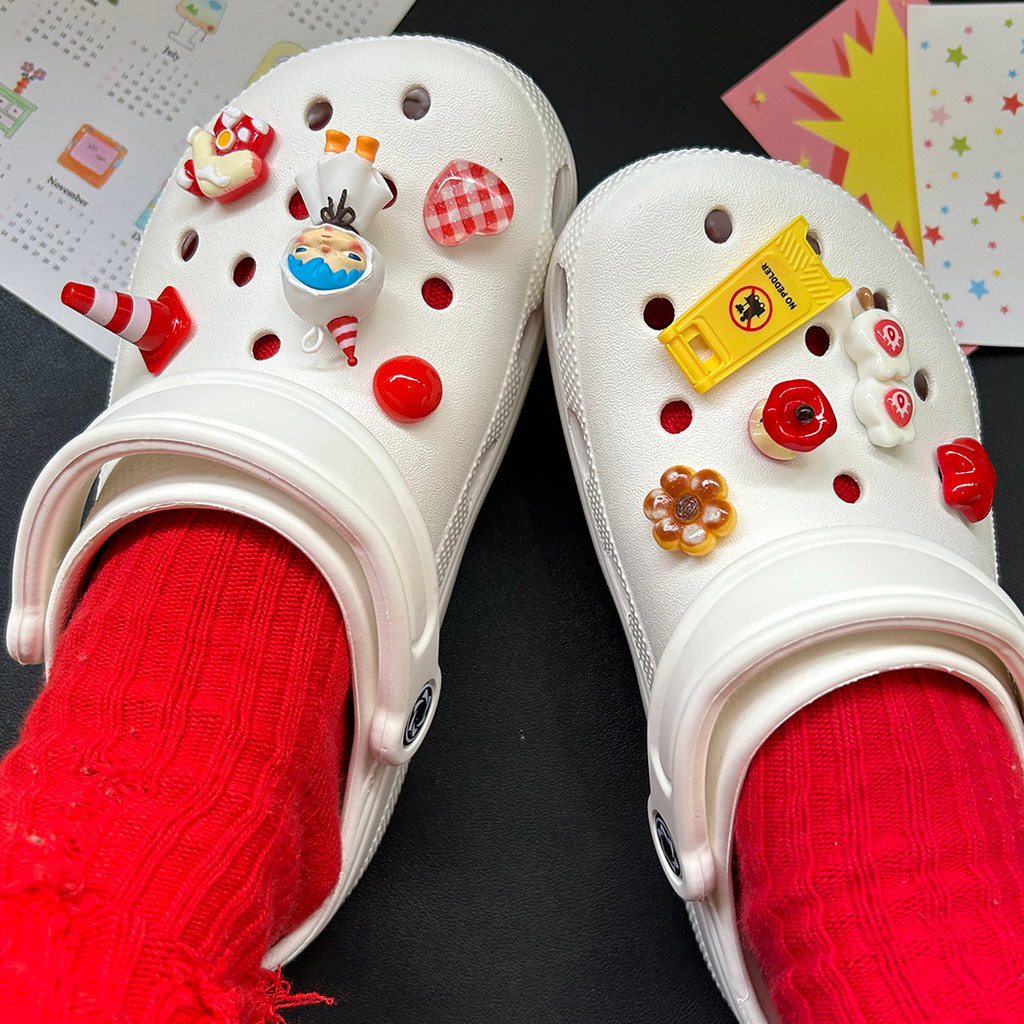 Pop Mart Hirono Sunny Day Ono phụ kiện hoa dễ thương cho Crocs, charm gắn giày cao cấp có thể tháo rời