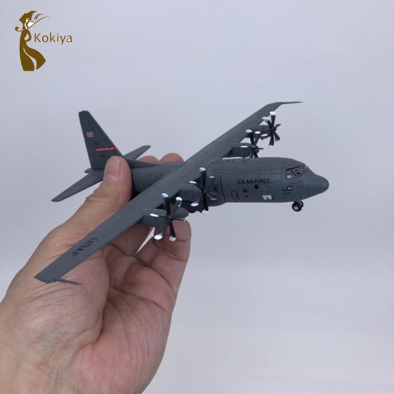 Máy bay vận chuyển C130 tỷ lệ 1: 200 bằng kim loại để làm quà tặng Trang trí văn phòng