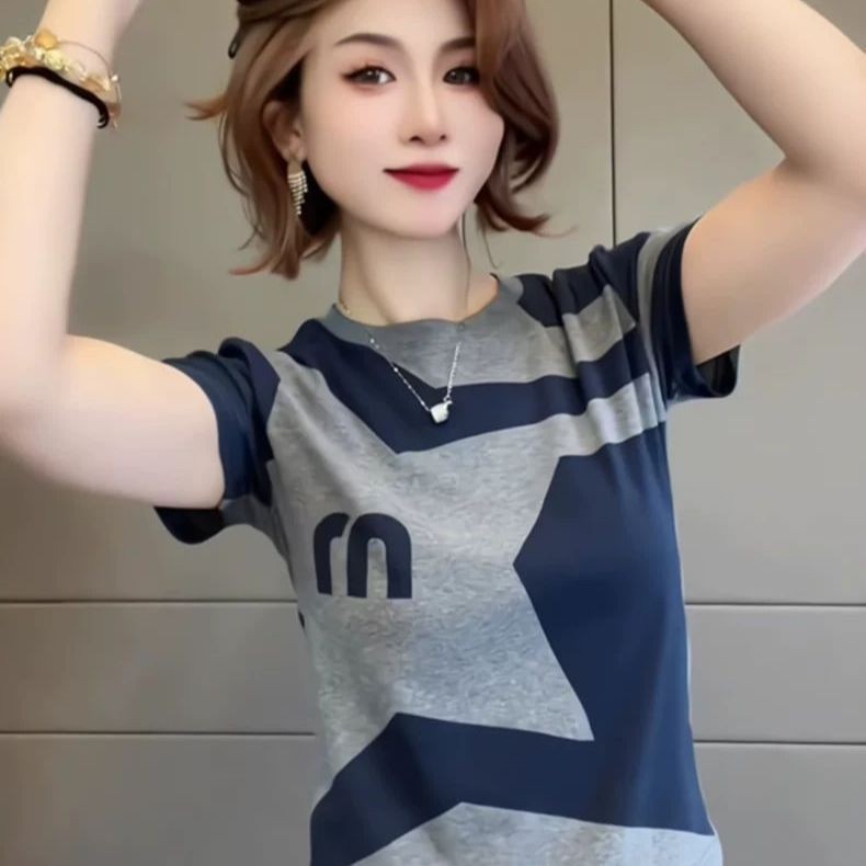 Áo thun nữ tay ngắn in chữ, dáng ôm vừa vặn, phù hợp mùa hè