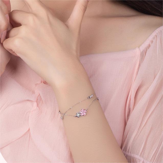 Vòng tay hai lớp hoa anh đào màu hồng ngọt ngào đính kim cương