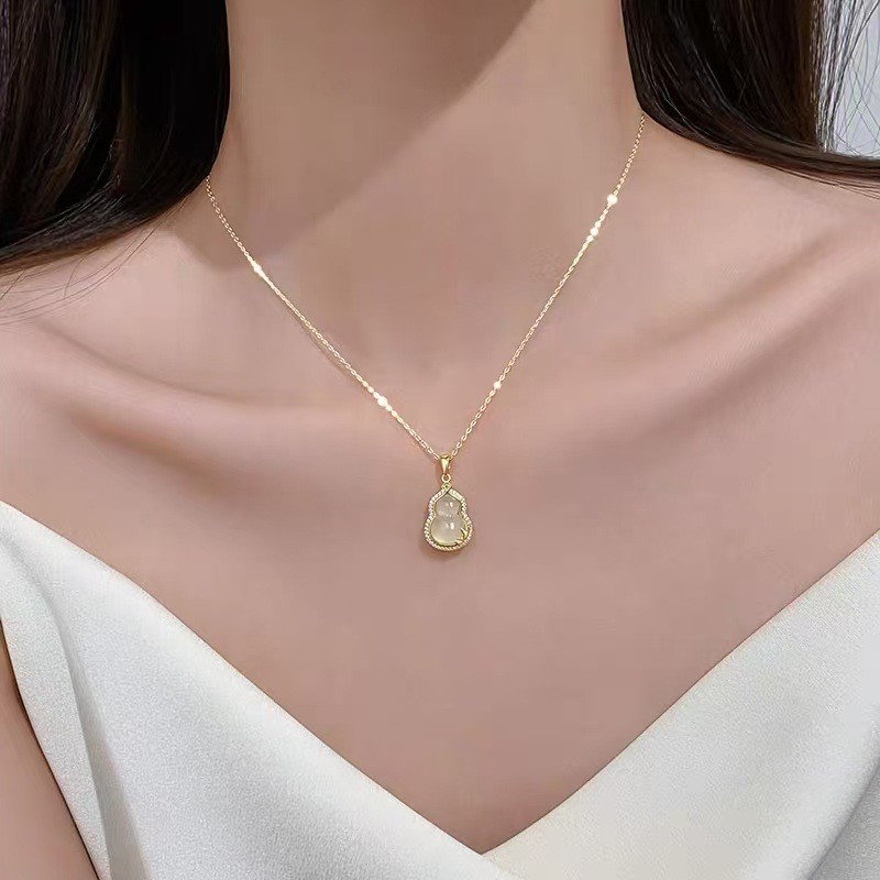 Vòng cổ bầu chalcedony mạ bạc s925