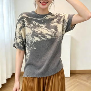 Issey Miyake Họa Tiết Mực Tranh Xếp Ly Áo Thun Nữ Phong Cách Hàn Quốc Rời Cổ Tròn Áo Chui Đầu Tay Ngắn Mùa Hè