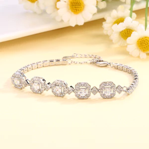 Mô phỏng Phát sóng trực tiếp Kim cương Cảm giác trang trí Full Nữ Tính khí Seal Thiết kế thời trang Niche Hand Princess Tourmaline