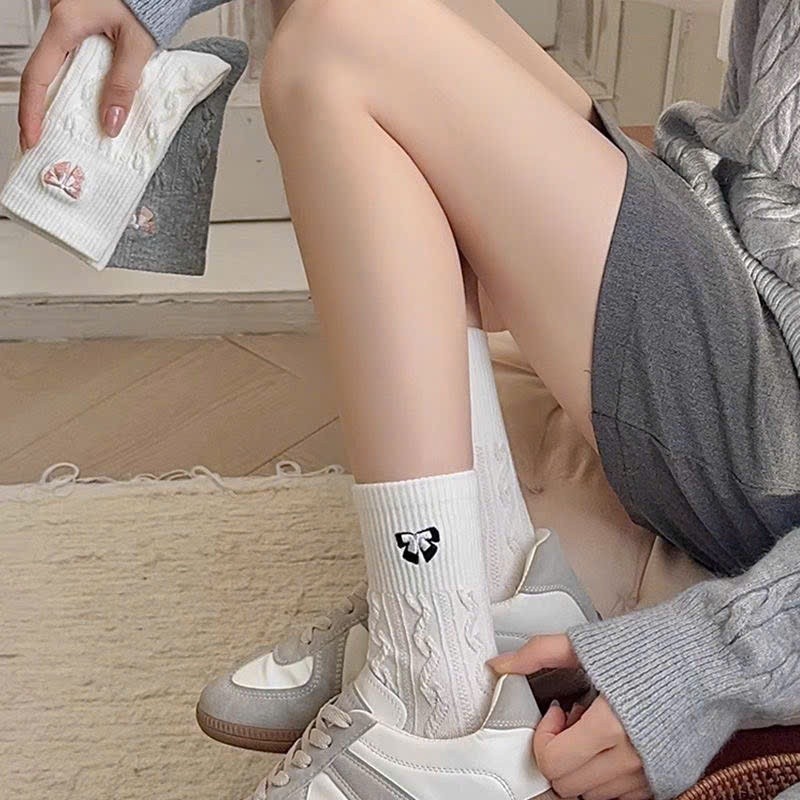 Sét 10 Đôi Tất Nữ Cổ Cao Thêu Nơ Xinh Xắn