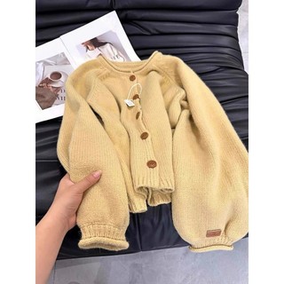 Cardigan len mềm mại màu vàng, phù hợp thời trang xuân thu