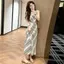 Thiết kế độc đáo Váy sọc trắng Niche mùa hè Phong cách mới Ánh sáng sang trọng Phong cách phương Tây Váy ôm hơn