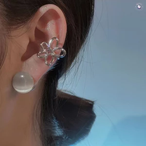 Bông tai cá tính từ tính dành cho nam giới - Thiết kế phù hợp cho váy đi chơi