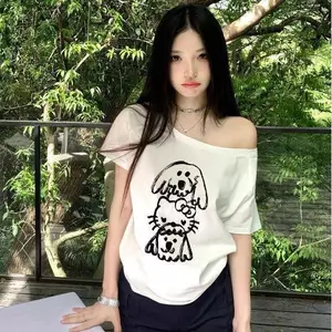 Áo thun ngắn tay đeo vai Hot Girl Slanted Nữ mùa hè Puppy Cat Print Thiết kế lười biếng Một vai nửa