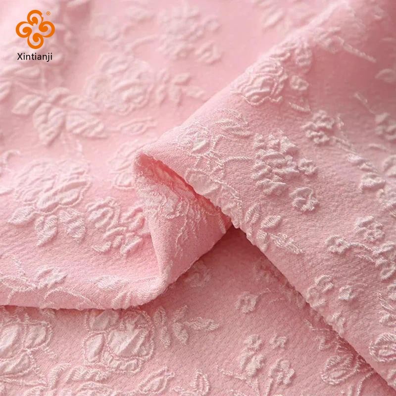 Dập nổi hoa hồng nhỏ trên vải jacquard 50x150cm, phù hợp may váy nữ handmade