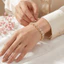 Vòng tay đá quý pha lê WEETW, Dây chuyền tay chữ thập Zircon sáng bóng mạ vàng, Hợp kim đầy màu sắc cổ điển Trang sức thời trang quyến rũ thanh lịch dành cho nữ