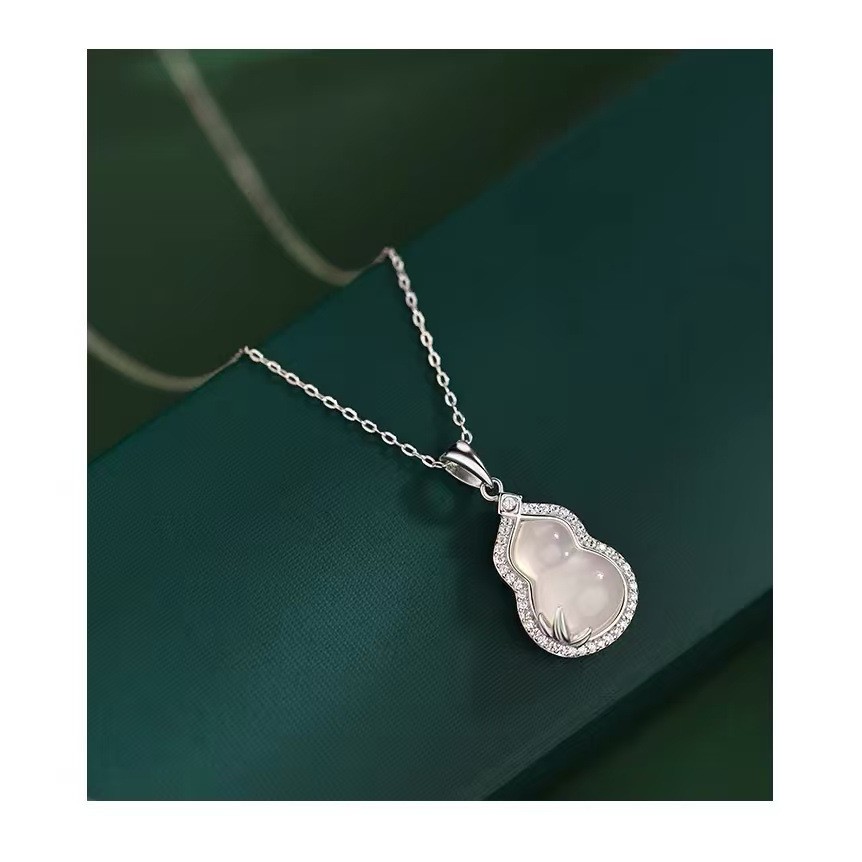 Vòng cổ bầu chalcedony mạ bạc s925