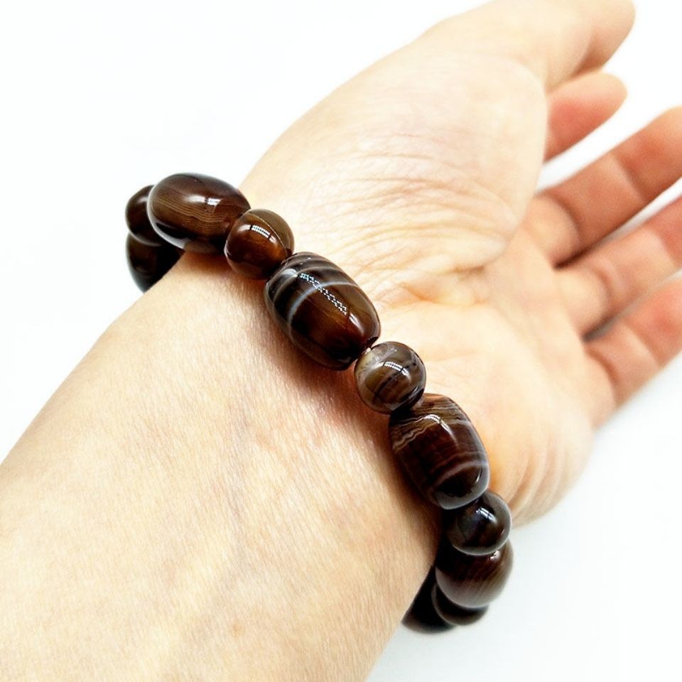Vòng tay tự nhiên xoắn lụa mã não, phù hợp cho cả nam và nữ