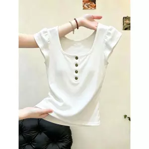 Áo thun ngắn tay thiết kế nút phiên bản Hàn Quốc, mùa xuân 2026 Phong cách mới Slim-Fit Slim-Fit Slimmer Look Fashion Top