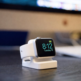 Đế Sạc Đồng Hồ Thông Minh – Dock Sạc Nam Châm, Giá Đỡ Smartwatch Để Bàn