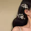 🔥phụ kiện chụp ảnh cưới kẹp tóc cô dâu phụ kiện tóc cô dâu Tham vọng Nhà Nguyên Bản [Lãng Mạn] Pháp Retro Nhấp Nháy Zirconi Ngọc Trai Kẹp Tóc Cảm Giác Cao Cấp Kẹp Tóc Cô Dâu