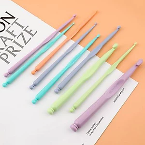 Kim móc len bằng nhựa nhiều màu 2.0 - 12mm