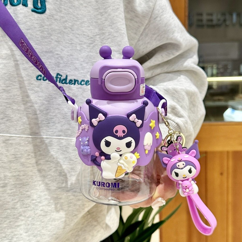 700ml Sanrio Kuromi Melody Hello Kitty Chai Nhựa Uống Cốc Cinnamoroll Pochacco Sinh Viên Hoạt Hình Bình Nước Dung Tích Lớn
