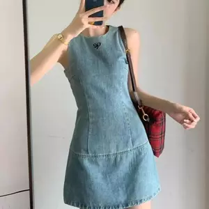 Váy Denim không tay màu xanh cổ điển Thiết kế mùa hè Niche Slim-fit Slimer Look Temperament Váy hông