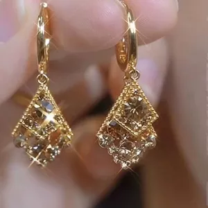 Bông Tai Nữ Thần 2025 Hình Kim Cương Không Gây Dị Ứng Làm Trắng Tai Khóa Thời Trang Nhìn Mặt Mỏng Phù Hợp Với 12326.18