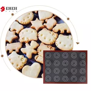 Thảm nướng bánh silicon đục lỗ Chống chịu nhiệt 40x30 Macaron Pastry Pad VN