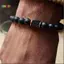 < Honeyba > Vòng tay nam có thể điều chỉnh đàn hồi 8mm Onyx & Lava Stone Hạt Vòng tay dành cho nam Hạt Vòng tay quyến rũ có dây đàn hồi Đẹp