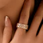 Nhẫn nữ có thể điều chỉnh tinh tế Nhẫn zircon trồng vàng Bộ sưu tập nhẫn phong cách Châu Âu và Mỹ kim loại cảm giác và trang sức tay phổ biến thanh lịch