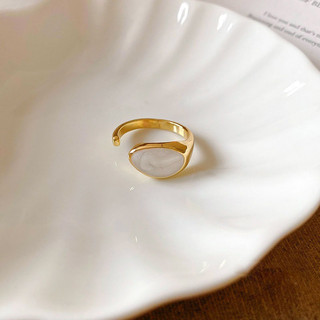 Nhẫn vàng 18k hổ mắt đá hình bầu dục mở, phong cách cổ điển sang trọng, đa năng