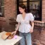 Áo sơ mi ngắn tay xoắn xếp li Phiên bản thịt rộng rãi mùa hè ngọt ngào phù hợp với mọi trận đấu Áo sơ mi nhỏ sang trọng