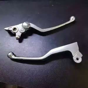 Thích hợp cho Qianjiang đuổi 350 đuổi 600 tay cầm ly hợp tay cầm phanh tay cầm góc phanh trước phanh lắp ráp