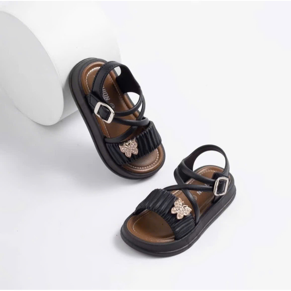 ( hàng sẵn ) sandal bé gái nhựa thơm đi mưa đi biển mùa hè đế chống trượt quai chéo êm chân mẫu mới QC 2234 ( có video )