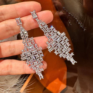 Thời trang Hàn Quốc Tua Rua Tính khí Bông tai Zircon tinh tế sang trọng Bán buôn