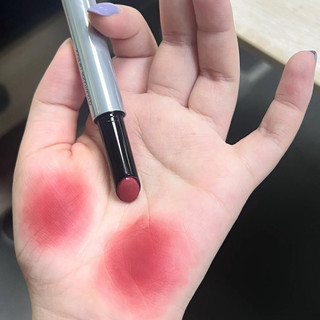 AZTK Son môi không dễ phai và không dễ dính vào cốc Son môi mờ và ấn vào