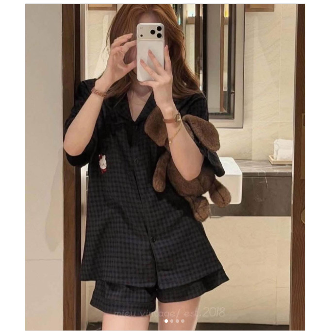BỘ PYJAMA KẺ CARO NAVY THÊU HELLO KITTY