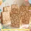 Túi quà Kraft tái chế chắc chắn 6 / 12 / 18 CÁI | Giấy dày in hoa cúc có tay cầm gia cố cho quà tặng nhỏ Đồ ăn nhẹ ủng hộ bữa tiệc bao bì