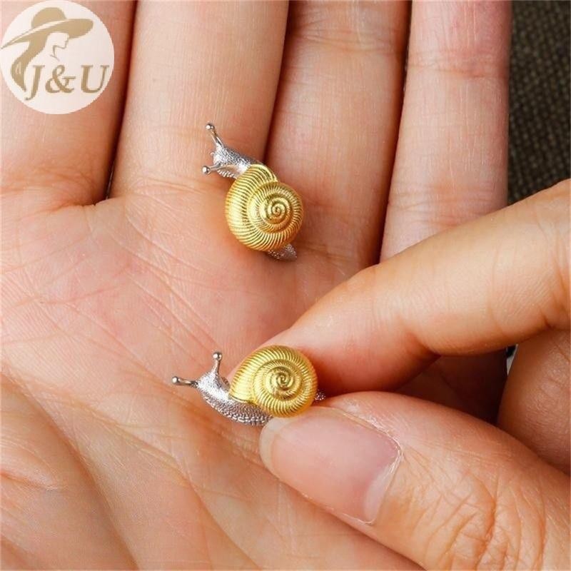 Bông tai côn trùng hai tông màu phong cách vintage, đơn giản cho unisex - Trang sức & quà tặng