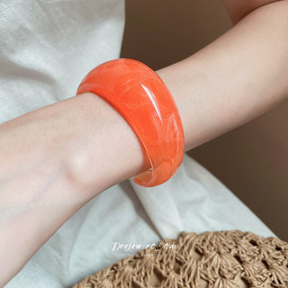 Vòng tay nhuộm nhựa đơn giản, thời trang và cá tính