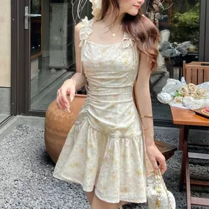 Đầm đeo chéo phong cách phương Tây mùa hè không tay mỏng hơn Váy ngắn sang trọng Slimm