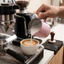 Bình tạo bọt sữa PYCOU, Thép không gỉ tích hợp tay cầm điểm SpoutCup, Tường bên trong được đánh bóng dày Di động Hình nón Đổ vòi hấp sữa Bình pha cà phê