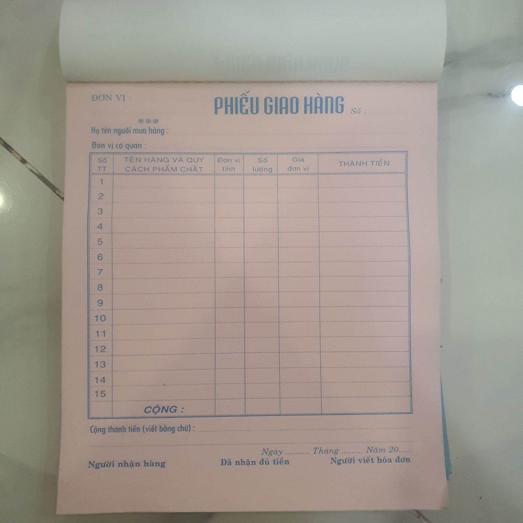 Phiếu giao hàng 16x20 (1 cuốn) gồm 100 tờ, chất lượng cao, thuận tiện cho kinh doanh.