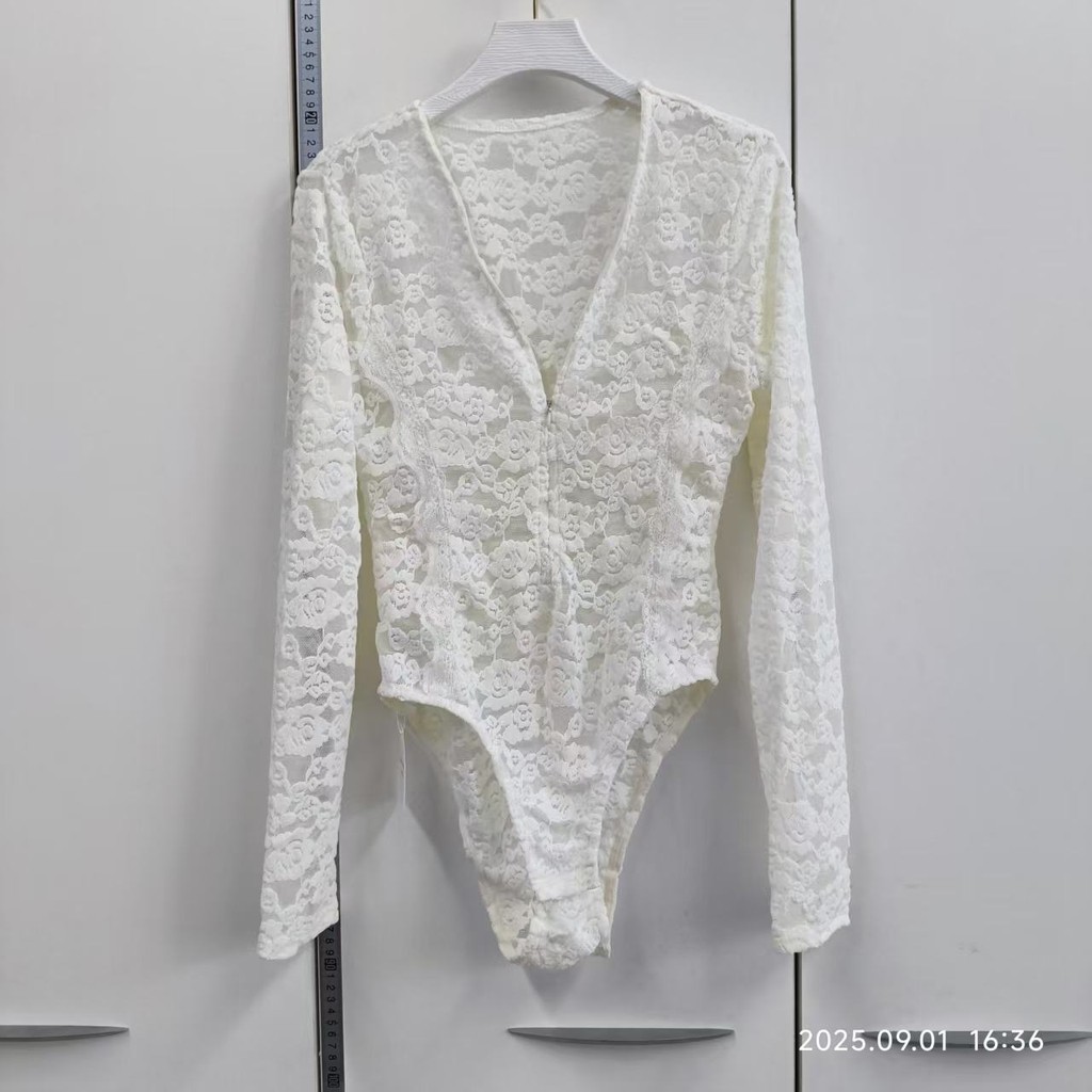 Milyfashion Mùa Đông Phong Cách Mới Phiên Bản Hàn Quốc Niche Tính Khí Cổ Chữ V Áo Chui Đầu Hot Girl Phong Cách Gợi Cảm Rỗng Một Mảnh Ren Top