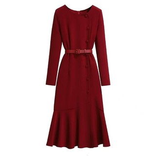 Đầm đuôi cá màu burgundy thời trang thu, thiết kế eo hẹp, phù hợp cho các bữa tiệc sang trọng