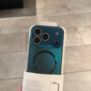 Cửa sổ lớn hút từ tính mờ tiên tiến cho iPhone17 16 15 14 13 Pro Max chống sốc bảo vệ camera chống rơi bìa cứng