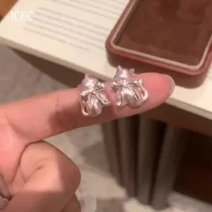 Phong Cách Ngọt Ngào Hồng Kitty Nơ Bông Tai Nữ Thời Trang Ánh Sáng Sang Trọng Tính Khí Bông Tai Niche Phù Hợp Với Bông Tai Tinh Tế