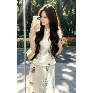 Bộ trang phục thanh lịch và tinh tế, mang phong cách nhẹ nhàng: áo và chân váy thêu mùa hè cho Nữ