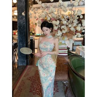 Váy sườn xám phong cách Trung Hoa mới dành cho các cô gái mùa hè, có cổ yếm kiểu dáng thanh lịch