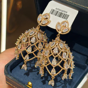 Thời Trang Hàn Quốc Độc Đáo Phong Cách Mới Zircon Tua Rua Ánh Sáng Sang Trọng Thanh Lịch Bông Tai Bán Buôn