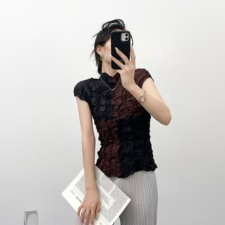 Miyake Áo Thun Cổ Cao 2025, Phong Cách Mới Với Họa Tiết Xếp Ly Handmade, Màu Sắc Tương Phản và Chất Lượng Mỏng Nhẹ